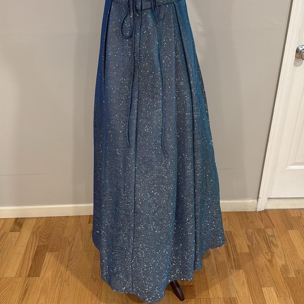 David’s Bridal Illusion Plunge Iridescent Metallic Ball Gown - Picture 11 of 13